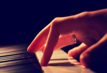 状态出色！霍勒迪首节三分4中3独砍11分.